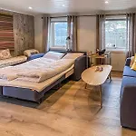 3 Bedroom Cozy Home In Nissedal *